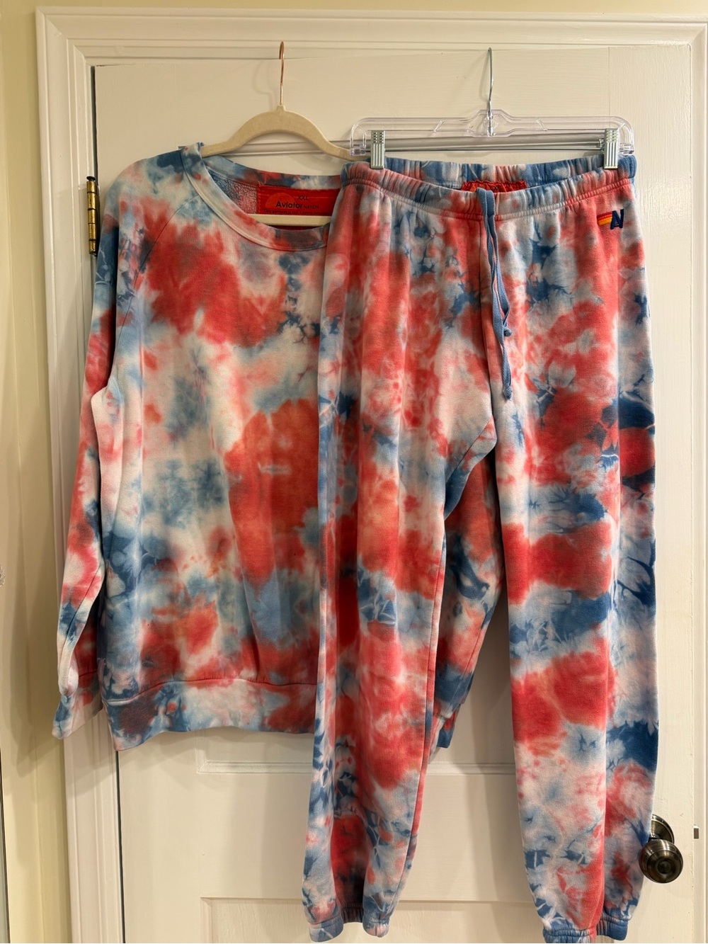 Aviator Nation SET, Tie Dye red/white/blue. Sweatshirt XXL, sweatpants XL